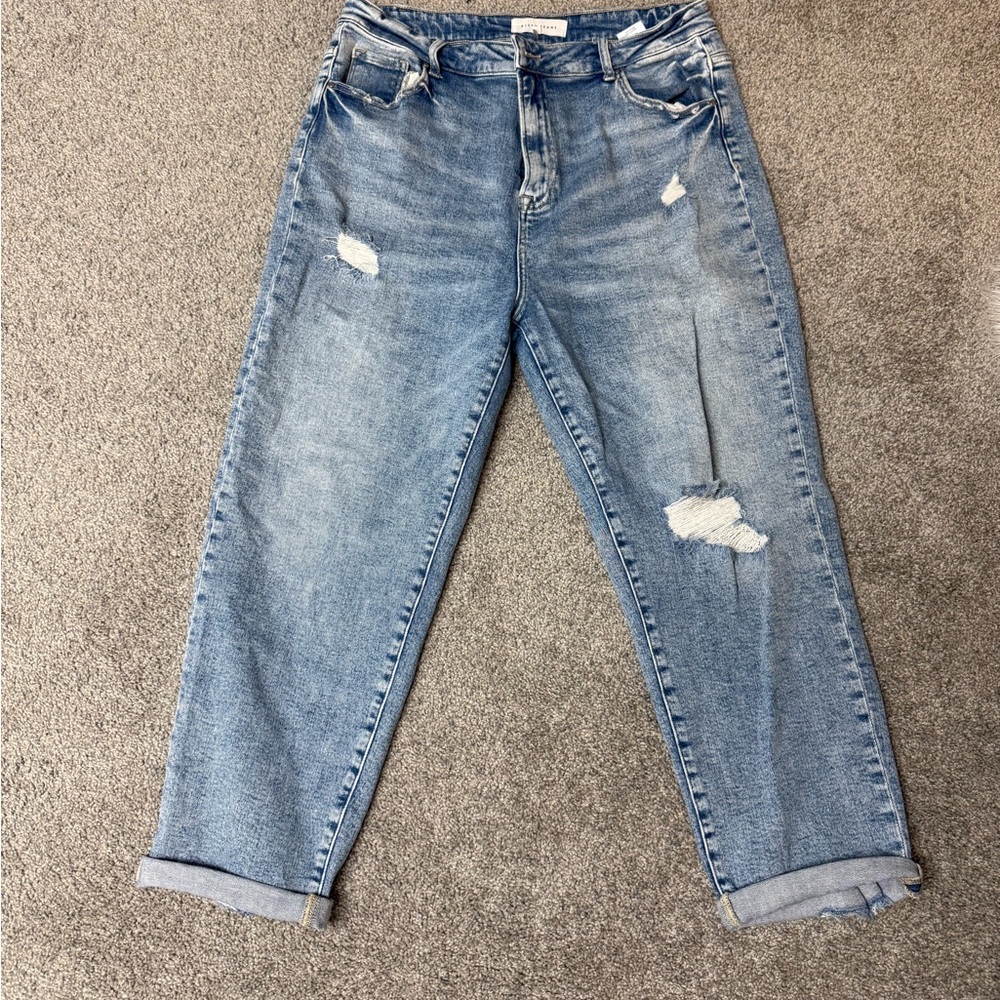 Distressed Blue Jeans Boyfriend/mom jeans fit